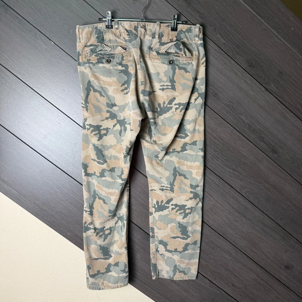 Levi's Men's Camo Straight Leg Chino Pants W33 Camo Cotton Casual Utility